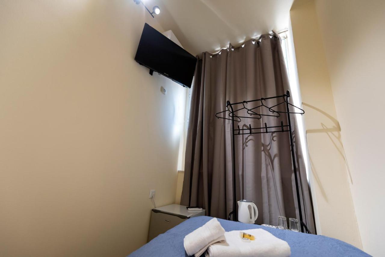 Pure Urban Bedboxes Acropolis Metro Petralona Athens