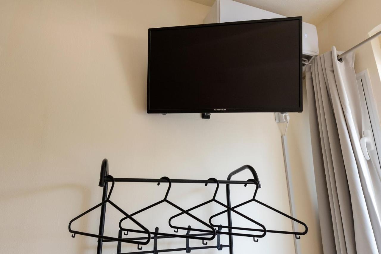 Pure Urban Bedboxes Acropolis Metro Petralona Apartment *