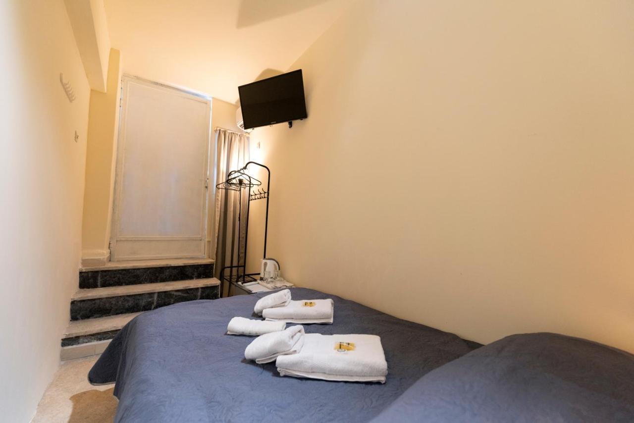 Pure Urban Bedboxes Acropolis Metro Petralona Apartment Athens