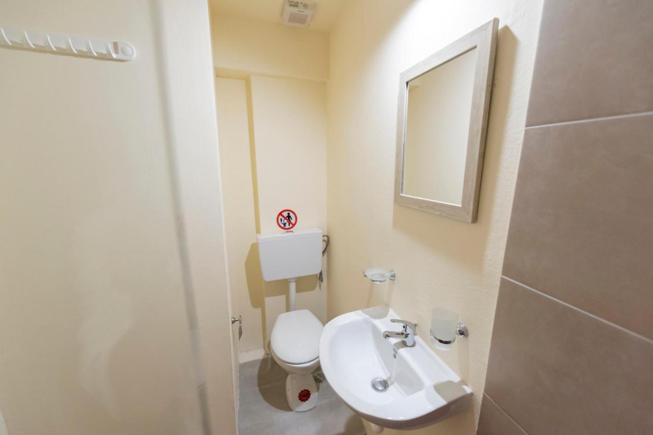 Pure Urban Bedboxes Acropolis Metro Petralona Apartment
