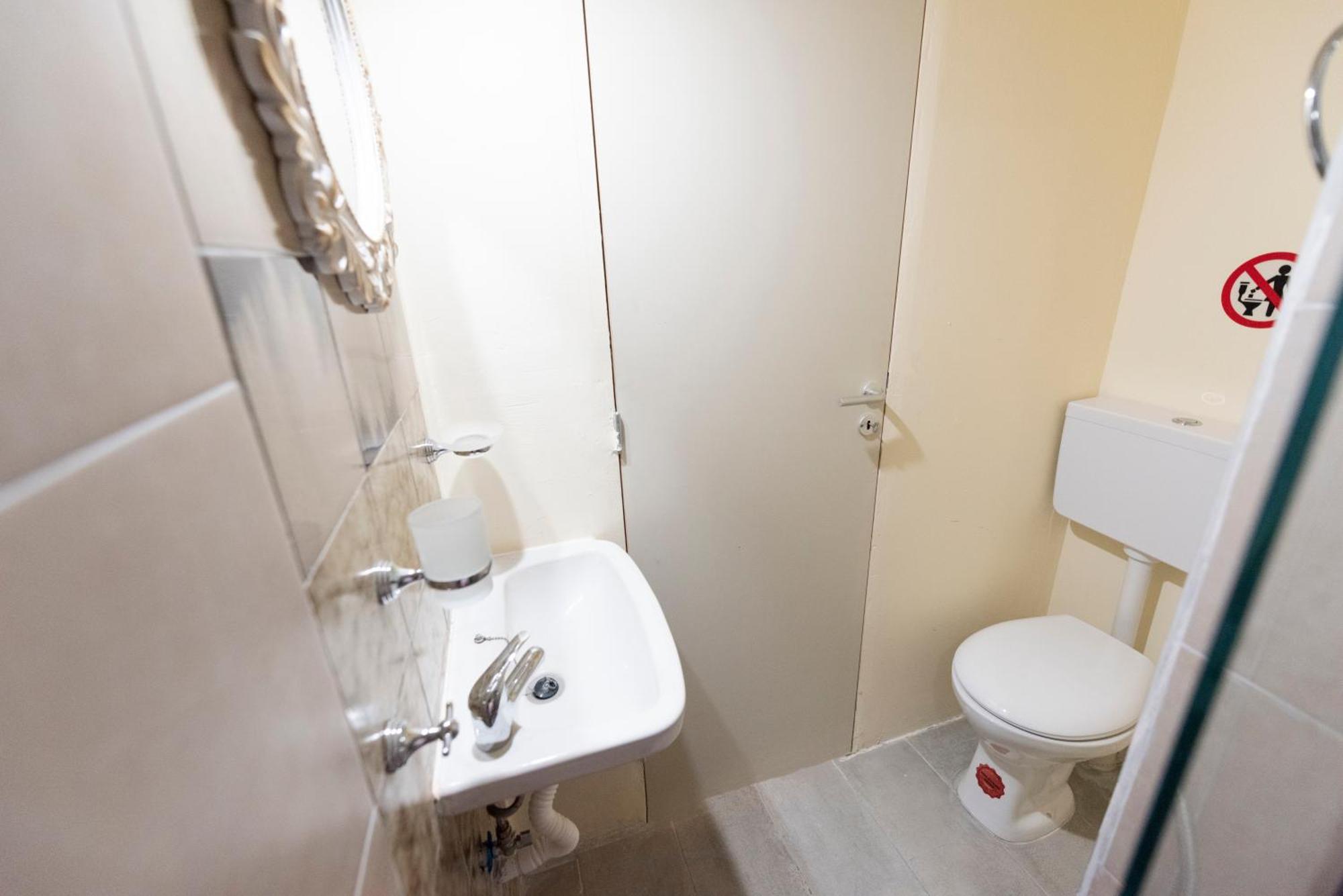 Apartment Pure Urban Bedboxes Acropolis Metro Petralona